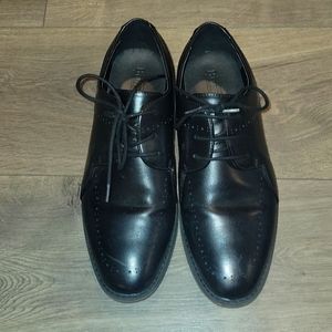 Boys borelli  black dress shoes.